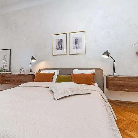 Appartement Spacious Two-bedroom In Old Town Prague