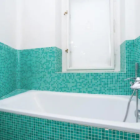 Spacious Two-bedroom In Old Town * Prague