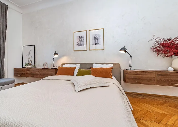 Apartament Spacious Two-bedroom In Old Town Praga