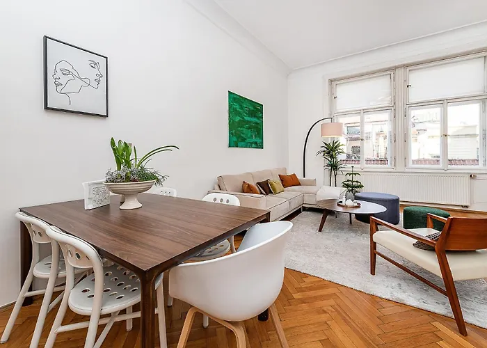 Apartament Spacious Two-bedroom In Old Town