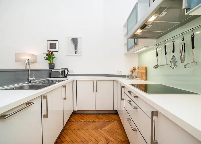 Spacious Two-bedroom In Old Town Apartament Praga