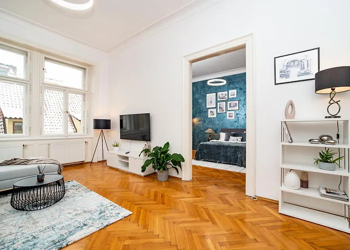 Apartament Spacious Two-bedroom In Old Town