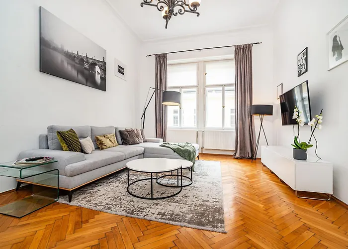 Apartament Spacious Two-bedroom In Old Town *
