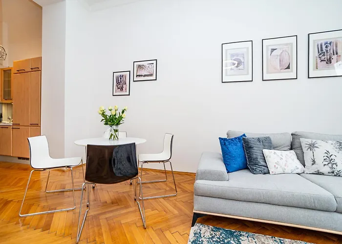 Apartament Spacious Two-bedroom In Old Town *