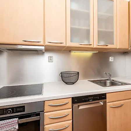 Spacious Two-bedroom In Old Town Apartman Prága