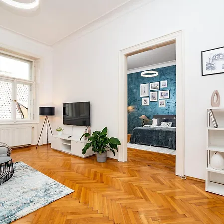 Apartman Spacious Two-bedroom In Old Town