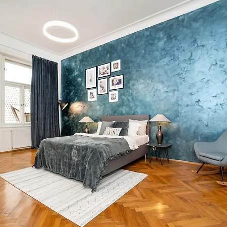 Apartman Spacious Two-bedroom In Old Town Prága