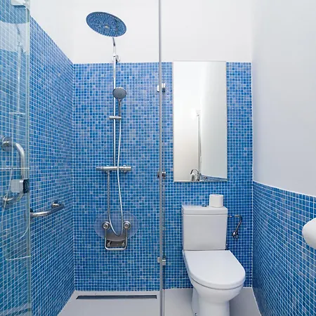 Spacious Two-bedroom In Old Town