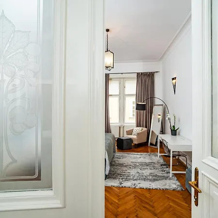 Apartman Spacious Two-bedroom In Old Town