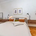 Apartman Spacious Two-bedroom In Old Town Prága