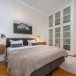 Apartman Spacious Two-bedroom In Old Town *