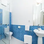 Spacious Two-bedroom In Old Town Apartman *