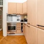 Apartman Spacious Two-bedroom In Old Town *