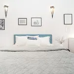 Spacious Two-bedroom In Old Town
