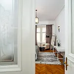 Apartman Spacious Two-bedroom In Old Town