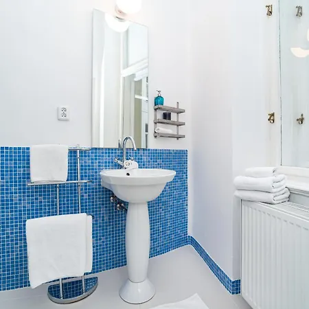 Spacious Two-bedroom In Old Town * Praha