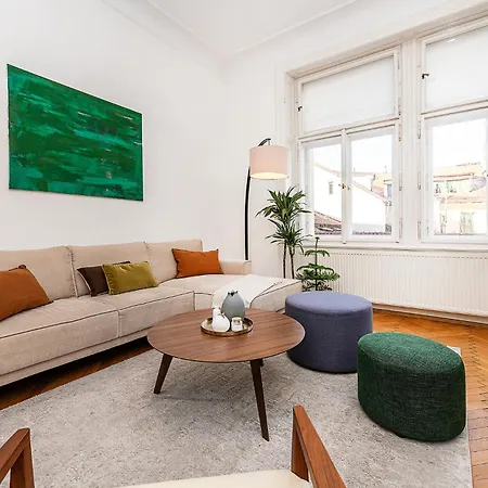 Apartament Spacious Two-bedroom In Old Town Praga