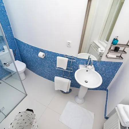 Appartamento Spacious Two-bedroom In Old Town *