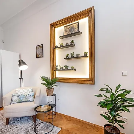 Apartament Spacious Two-bedroom In Old Town Praga