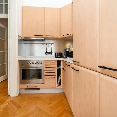 Apartament Spacious Two-bedroom In Old Town *