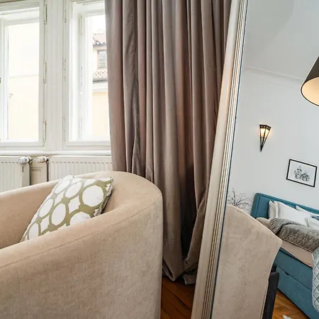 Spacious Two-bedroom In Old Town