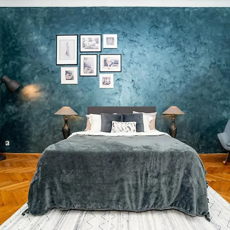 Spacious Two-bedroom In Old Town Appartamento