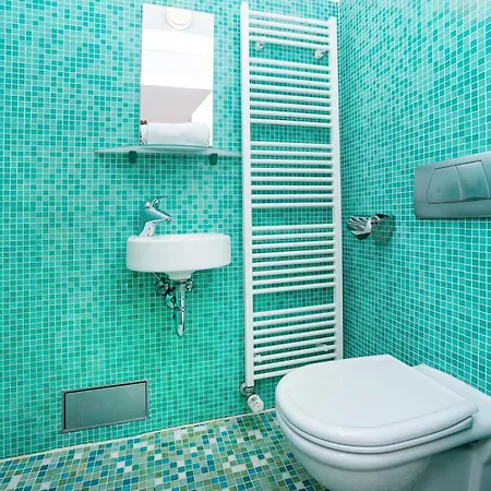 Appartamento Spacious Two-bedroom In Old Town Praga