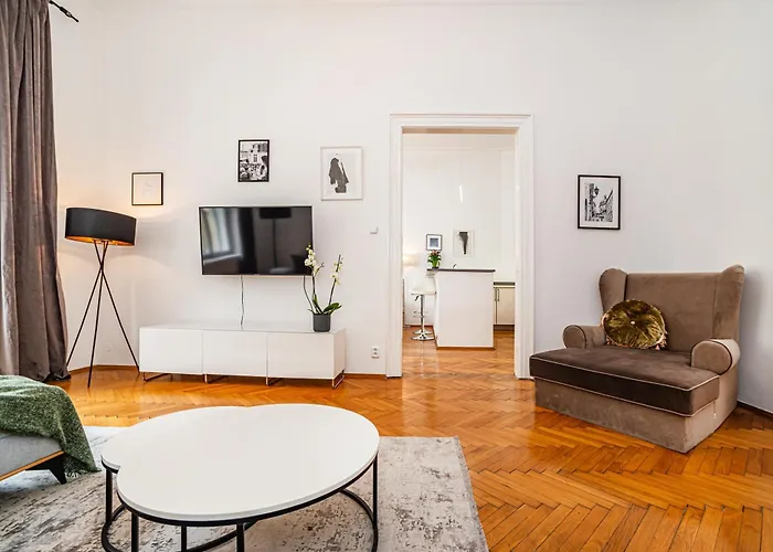 Spacious Two-bedroom In Old Town Lägenhet Prag
