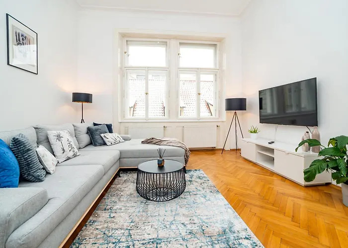 Spacious Two-bedroom In Old Town * Prag