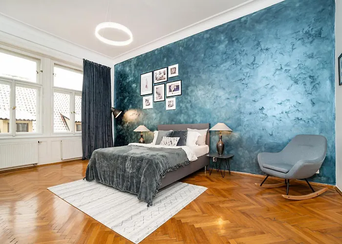 Lägenhet Spacious Two-bedroom In Old Town Prag